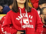 Hincha - Tribunera - Chica - "Foto: Vamos León" Fanatica de la Barra: La Guardia Albi Roja Sur &bull; Club: Independiente Santa Fe