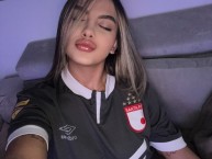 Hincha - Tribunera - Chica - Fanatica de la Barra: La Guardia Albi Roja Sur &bull; Club: Independiente Santa Fe