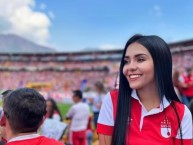Hincha - Tribunera - Chica - Fanatica de la Barra: La Guardia Albi Roja Sur &bull; Club: Independiente Santa Fe