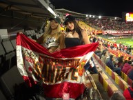 Hincha - Tribunera - Chica - Fanatica de la Barra: La Guardia Albi Roja Sur &bull; Club: Independiente Santa Fe &bull; País: Colombia