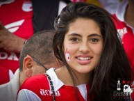 Hincha - Tribunera - Chica - Fanatica de la Barra: La Guardia Albi Roja Sur &bull; Club: Independiente Santa Fe &bull; País: Colombia