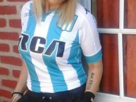 Hincha - Tribunera - Chica - Fanatica de la Barra: La Guardia Imperial • Club: Racing Club • País: Argentina