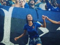 Hincha - Tribunera - Chica - Fanatica de la Barra: La Petrolera • Club: Zulia • País: Venezuela