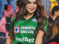 Hincha - Tribunera - Chica - Fanatica de la Barra: La Sangre Azul &bull; Club: Cruz Azul &bull; País: México