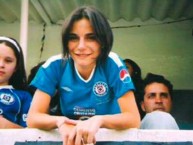 Hincha - Tribunera - Chica - "Martha Higareda - Actriz Mexicana" Fanatica de la Barra: La Sangre Azul • Club: Cruz Azul