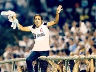 Hincha - Tribunera - Chica - Fanatica de la Barra: La Ultra Blanca y Barra Brava 96 • Club: Alianza
