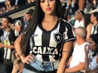 Hincha - Tribunera - Chica - Fanatica de la Barra: Loucos pelo Botafogo • Club: Botafogo