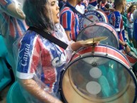 Hincha - Tribunera - Chica - Fanatica de la Barra: Movimento Turma Tricolor • Club: Bahia