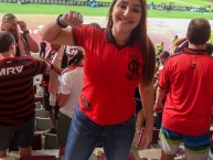 Hincha - Tribunera - Chica - "Torcedora do Flamengo presente no estádio em Doha, Qatar para a copa do mundo de clubes 2019" Fanatica de la Barra: Nação 12 • Club: Flamengo