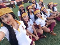 Hincha - Tribunera - Chica - Fanatica de la Barra: Revolución Vinotinto Sur • Club: Tolima