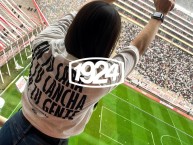 Hincha - Tribunera - Chica - Fanatica de la Barra: Trinchera Norte &bull; Club: Universitario de Deportes &bull; País: Peru