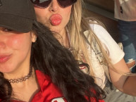 Hincha - Tribunera - Chica - Fanatica de la Barra: Trinchera Norte &bull; Club: Universitario de Deportes &bull; País: Peru
