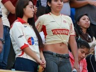 Hincha - Tribunera - Chica - Fanatica de la Barra: Trinchera Norte • Club: Universitario de Deportes • País: Peru