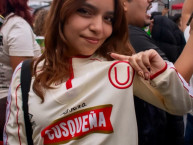 Hincha - Tribunera - Chica - "IG: @sofiapinedoh" Fanatica de la Barra: Trinchera Norte &bull; Club: Universitario de Deportes &bull; País: Peru