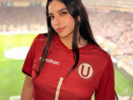 Hincha - Tribunera - Chica - "IG: @camilarojasb_" Fanatica de la Barra: Trinchera Norte &bull; Club: Universitario de Deportes &bull; País: Peru