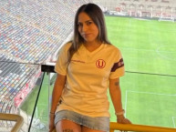 Hincha - Tribunera - Chica - "IG: @alelopez94u" Fanatica de la Barra: Trinchera Norte &bull; Club: Universitario de Deportes