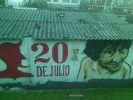 Mural - Graffiti - Pintada - "20  de Julio" Mural de la Barra: Disturbio Rojo Bogotá • Club: América de Cáli
