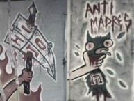 Mural - Graffiti - Pintadas - "Anti universidad católica anti universidad de Chile" Mural de la Barra: Garra Blanca • Club: Colo-Colo • País: Chile