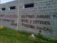 Mural - Graffiti - Pintada - "LOS PIBES JUEGAN X AMOR Y USTEDES PIERDEN X DINERO" Mural de la Barra: La Banda de la Quema • Club: Huracán