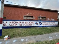 Mural - Graffiti - Pintadas - "LA HINCHADA DE NACIONAL NO OLVIDA NI PERDONA" Mural de la Barra: La Banda del Parque • Club: Nacional • País: Uruguay
