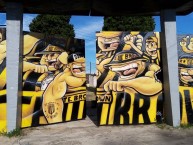 Mural - Graffiti - Pintadas - Mural de la Barra: La Banda Monstruo • Club: Almirante Brown • País: Argentina