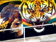 Mural - Graffiti - Pintada - "Símbolos del Club The Strongest" Mural de la Barra: La Gloriosa Ultra Sur 34 • Club: The Strongest