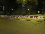 Mural - Graffiti - Pintada - "TUNAL ES MI BARRIO - LA 24 PRESENTE" Mural de la Barra: La Guardia Albi Roja Sur • Club: Independiente Santa Fe