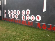 Mural - Graffiti - Pintada - "SUBA ES DEL LEÓN" Mural de la Barra: La Guardia Albi Roja Sur • Club: Independiente Santa Fe