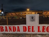 Mural - Graffiti - Pintada - "LA BANDA DEL LEÓN" Mural de la Barra: La Guardia Albi Roja Sur • Club: Independiente Santa Fe
