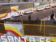 Mural - Graffiti - Pintadas - "SANTA FE DE BOGOTÁ" Mural de la Barra: La Guardia Albi Roja Sur • Club: Independiente Santa Fe • País: Colombia