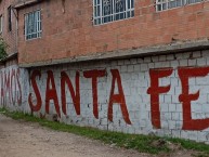 Mural - Graffiti - Pintadas - "Y VAMOS SANTA FE" Mural de la Barra: La Guardia Albi Roja Sur &bull; Club: Independiente Santa Fe &bull; País: Colombia