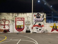 Mural - Graffiti - Pintadas - Mural de la Barra: La Guardia Albi Roja Sur &bull; Club: Independiente Santa Fe &bull; País: Colombia