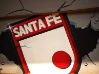 Mural - Graffiti - Pintadas - Mural de la Barra: La Guardia Albi Roja Sur &bull; Club: Independiente Santa Fe &bull; País: Colombia