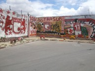 Mural - Graffiti - Pintada - "orgullo cardenal" Mural de la Barra: La Guardia Albi Roja Sur • Club: Independiente Santa Fe