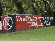 Mural - Graffiti - Pintadas - "Voy alentarte, Voy a seguirte toda la vida" Mural de la Barra: La Hinchada Más Popular • Club: Newell's Old Boys • País: Argentina