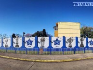 Mural - Graffiti - Pintada - "Mural de la Gloria en la entrada al estadio" Mural de la Barra: La Pandilla de Liniers • Club: Vélez Sarsfield