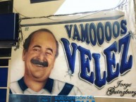 Mural - Graffiti - Pintada - "Mural en homenaje a Jorge Guinzburg" Mural de la Barra: La Pandilla de Liniers • Club: Vélez Sarsfield