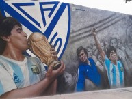 Mural - Graffiti - Pintadas - "Mural en homenaje a Maradona y Raul Gamez" Mural de la Barra: La Pandilla de Liniers • Club: Vélez Sarsfield • País: Argentina