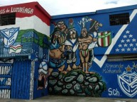 Mural - Graffiti - Pintada - "Mural realizado por la Peña 'Fortineros de Luzuriaga'" Mural de la Barra: La Pandilla de Liniers • Club: Vélez Sarsfield