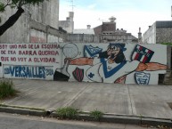 Mural - Graffiti - Pintadas - "SOY UNO MAS DE LA ESQUINA DE ESA BARRA QUERIDA QUE NO VOY A OLVIDAR" Mural de la Barra: La Pandilla de Liniers • Club: Vélez Sarsfield • País: Argentina