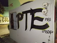 Mural - Graffiti - Pintadas - "LA BANDA DEL MORELIA ~ LA FAMOSA BANDA DEL PONIENTE" Mural de la Barra: Locura 81 • Club: Monarcas Morelia • País: México