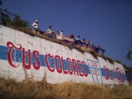 Mural - Graffiti - Pintada - "Tus Colores Mi Vida" Mural de la Barra: Los Cruzados • Club: Universidad Católica