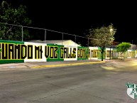 Mural - Graffiti - Pintadas - "'Cuando mi voz calle con la muerte, mí corazón te seguirá alentando'" Mural de la Barra: Los Lokos de Arriba • Club: León • País: México