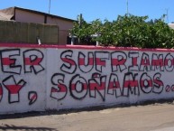 Mural - Graffiti - Pintadas - "Ayer sufriamos, Hoy soñamos" Mural de la Barra: Los Marginales • Club: Curicó Unido • País: Chile