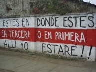 Mural - Graffiti - Pintadas - "Estés en donde estés en tercera o en primera allí yo estaré!" Mural de la Barra: Los Marginales • Club: Curicó Unido • País: Chile