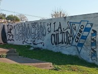 Mural - Graffiti - Pintada - "La forta fiel al barrio" Mural de la Barra: Los Villeros &bull; Club: Cerro