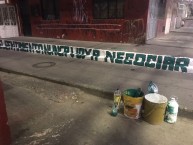 Mural - Graffiti - Pintada - "EL SENTIMIENTO NUNCA VOY A NEGOCIAR" Mural de la Barra: Nación Verdolaga &bull; Club: Atlético Nacional