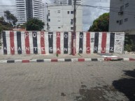 Mural - Graffiti - Pintada - "Rua da P10, Recife/PE" Mural de la Barra: PortÃ£o 10 • Club: Santa Cruz
