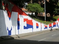 Mural - Graffiti - Pintada - "En Medellín, los bajos de La 80 con San Juan" Mural de la Barra: Rexixtenxia Norte • Club: Independiente Medellín