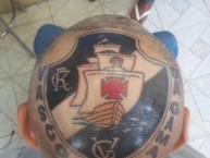 Tattoo - Tatuaje - tatuagem - "Na cabeça" Tatuaje de la Barra: Guerreiros do Almirante • Club: Vasco da Gama • País: Brasil